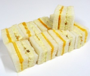 sandwich_de_pollo_durazno_pecanas